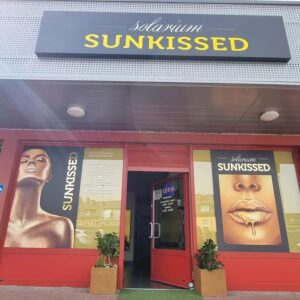 PILNIE SPRZEDAM prosperujące solarium + stanowisko stylizacji paznokci